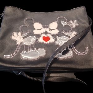 Disney Mickey and Minnie Kissing Purse Bag NWOT